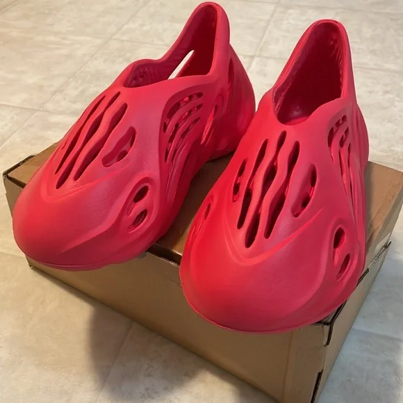 Adidas Yeezy Foam Runners men’s size 10